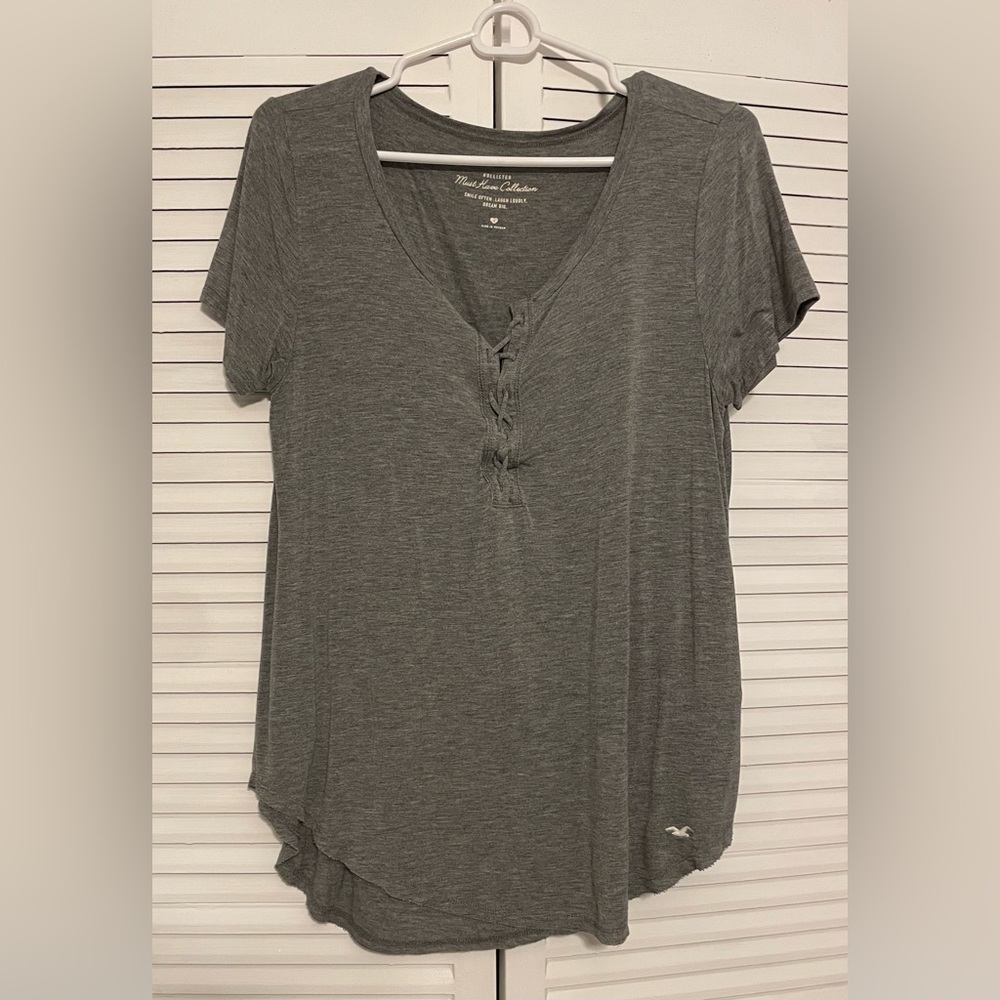 Hollister T-Shirt